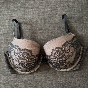 NWOT Victoria's Secret Black/Tan Lace Bra with Underwire Support
